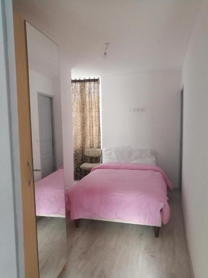 Saint-Chamond Lejlighedshotel Eksteriør billede